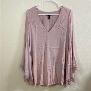 Forever 21‎ Mauve V-Neck Blouse with Crochet Trim